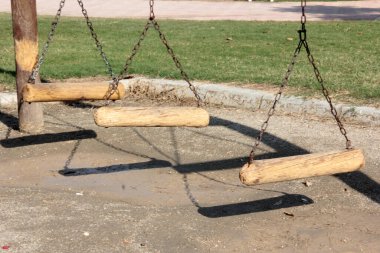 Parktaki çocuk parkı.