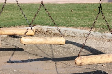 Parktaki çocuk parkı.