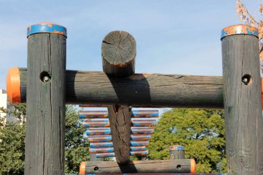 Parktaki çocuk parkı.