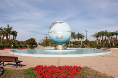 Parktaki çocuk parkı.