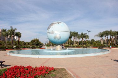 Parktaki çocuk parkı.