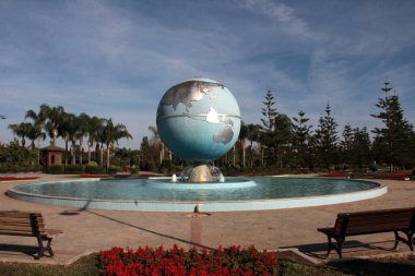 Parktaki çocuk parkı.