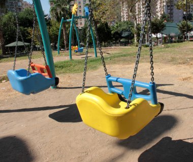 Parktaki çocuk parkı.