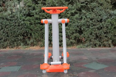 Parktaki çocuk parkı.