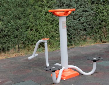 Parktaki çocuk parkı.