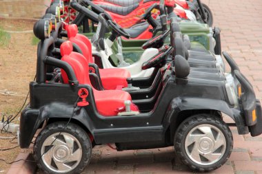 Parktaki çocuk parkı.