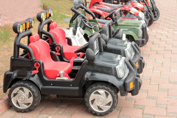 Parktaki çocuk parkı.