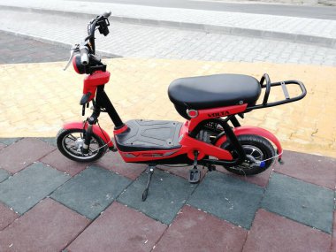 Parktaki çocuk parkı.