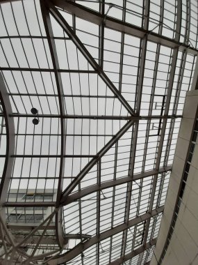 Çelik çatı, inşaat alanında metal çatı