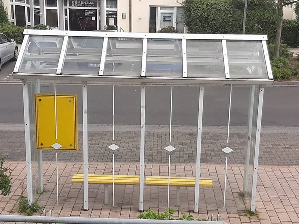 Çelik çatı, inşaat alanında metal çatı