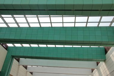 Çelik çatı, inşaat alanında metal çatı