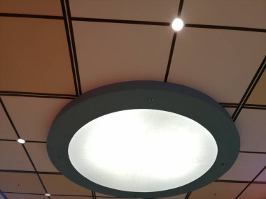 Çelik çatı, inşaat alanında metal çatı