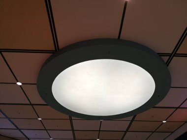 Çelik çatı, inşaat alanında metal çatı