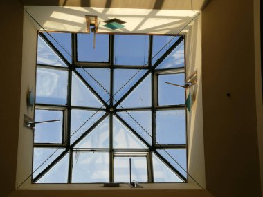 Çelik çatı, inşaat alanında metal çatı