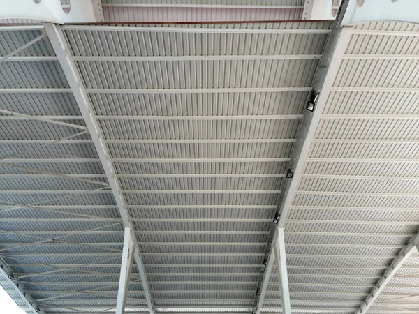 钢制屋面 建筑工地金属屋面 — 图库照片