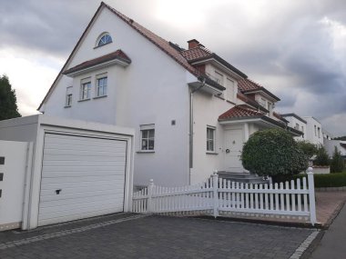 Modern ve dekoratif garaj kapısı