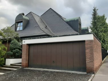 Modern ve dekoratif garaj kapısı