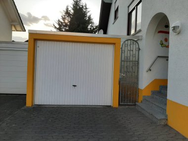 Modern ve dekoratif garaj kapısı