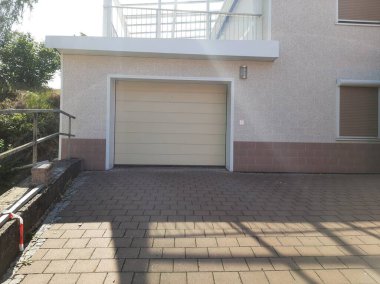 Modern ve dekoratif garaj kapısı