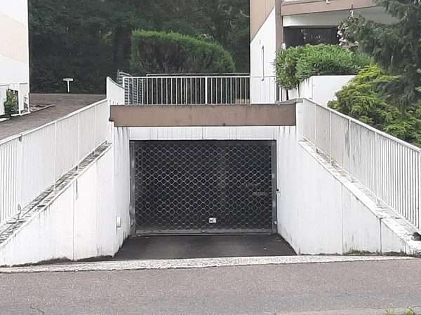 Modern ve dekoratif garaj kapısı