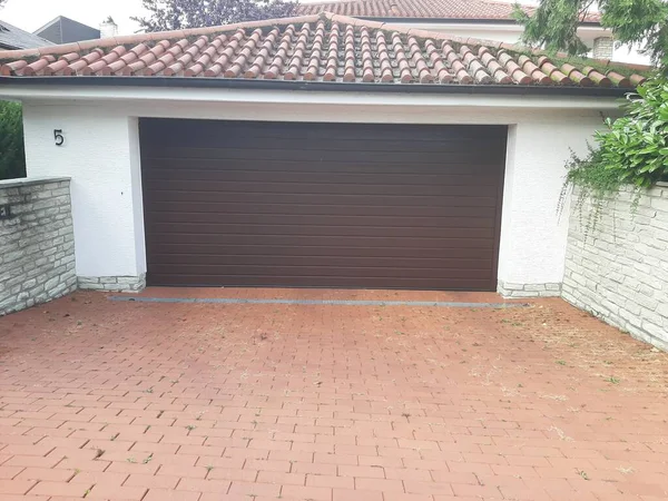 Modern ve dekoratif garaj kapısı