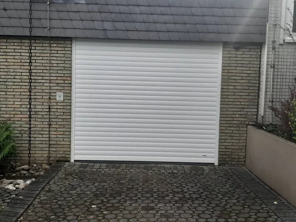 Modern ve dekoratif garaj kapısı