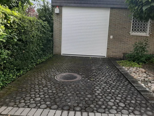 Modern ve dekoratif garaj kapısı