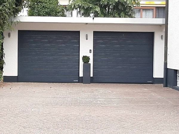 Modern ve dekoratif garaj kapısı