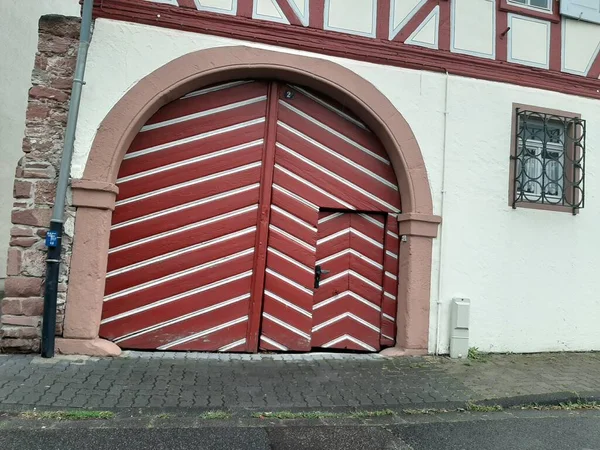 Nowoczesne Dekoracyjne Drzwi Garażowe — Zdjęcie stockowe