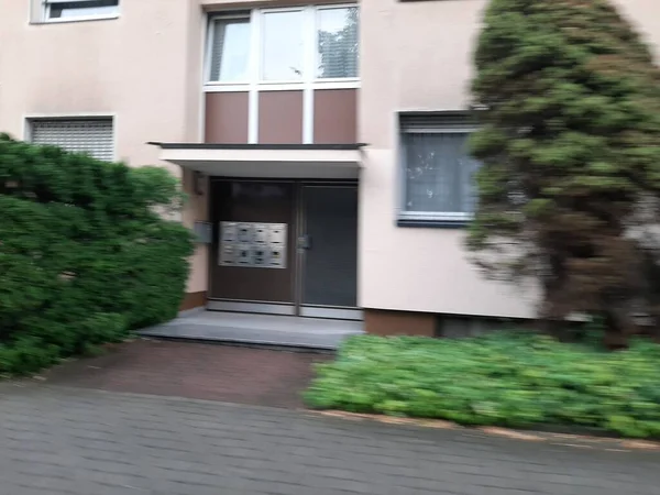 Modern ve dekoratif garaj kapısı