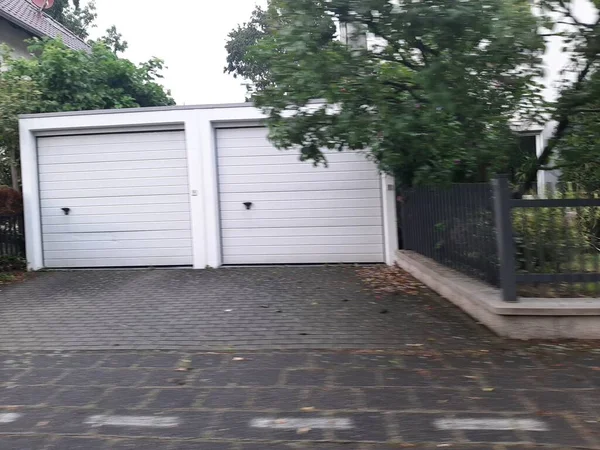 Modern ve dekoratif garaj kapısı