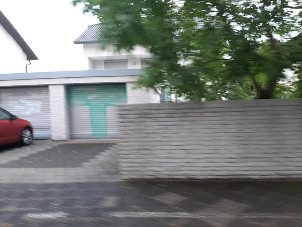 Modern ve dekoratif garaj kapısı