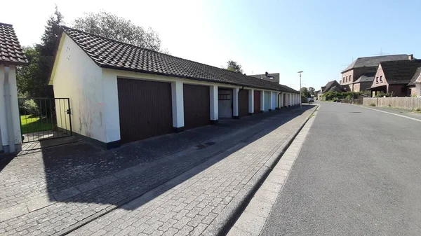 Modern ve dekoratif garaj kapısı