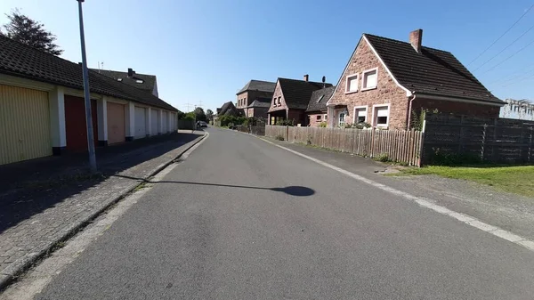 Modern ve dekoratif garaj kapısı