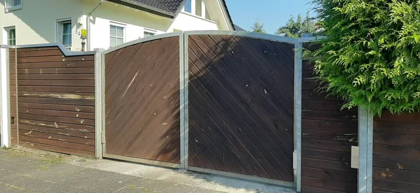 Modern ve dekoratif garaj kapısı