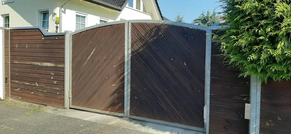 Modern ve dekoratif garaj kapısı