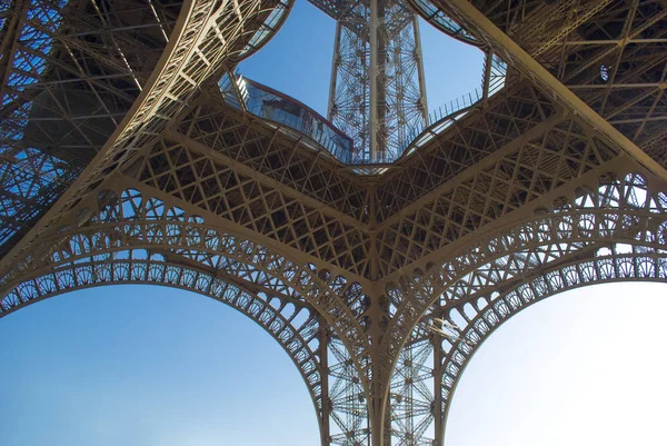 The Eiffel Tower interior in Paris, France — Stock Photo, Image