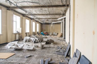 tesislerinde onarım sonrası enkaz temizleme