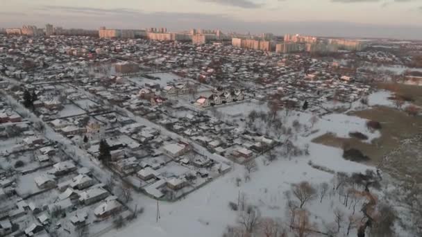 Снимок Дрона Город Снегом Время Красивых Цветов Заката Аэросъемка Большого — стоковое видео