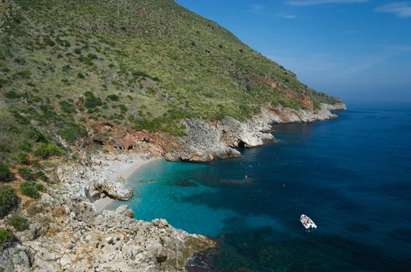 美しいビーチ 自然の中でカーラ デッラ Capreria 観予約ジンガロ シチリア — ストック写真