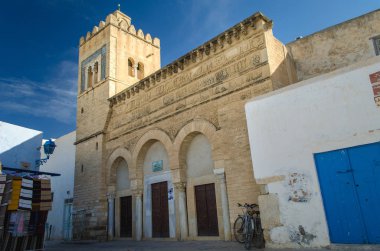 Muhammed İbn-i Khairun veya üç kapı Camii Camii | Kayravan, Tunus 