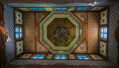  Unesco Dünya Mirası Kent Kayravan, Tunus Valilik binasının oymalı tavan boyalı.