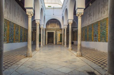 Berber Camii 'nin içine Kairouan, Tunus' taki Sidi Sahab 'ın Zaouia' sı da denir.