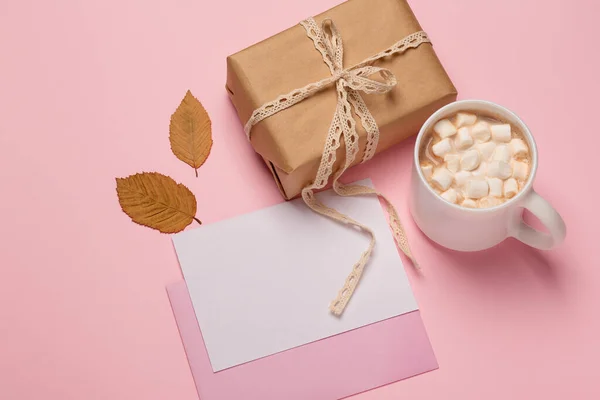 Close Hot Chocolate Marshmallows White Card Blank Gift Autumn Concept — Stock Photo, Image