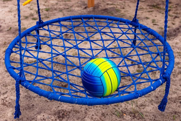 Jogo Bola Parque Cidade Verão Recreação — Fotografia de Stock