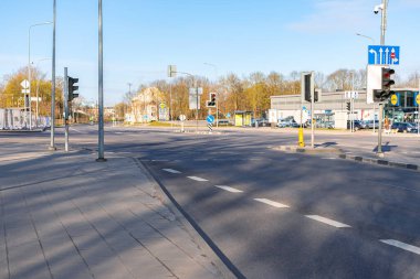 COVID salgını sırasında boş şehir caddesi - 19.