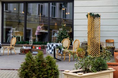 12-19-2019. Vilnius, Litvanya. Şehrin eski kısmındaki ticaret sahasının manzarası. Parça.