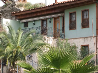 Güneşli Türkiye'nin unutulmaz, renkli, farklı manzaraları. Yaz günü. Modern İstanbul.