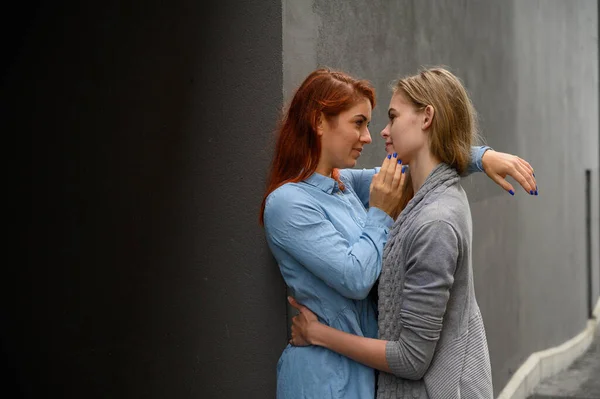 Xotin fohisha yashirin kamera