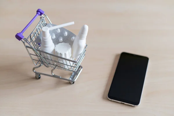 Farmácia online. Aplicação móvel para a compra de medicamentos . — Fotografia de Stock